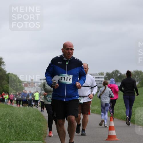 04.05.2025 - 8. Wedeler Halbmarathon Yannick Fuchs http://msf.ph/oto/7829913 04.05.2025 11:18:26 Laufen 823, 1117 meine-sportfotos.de