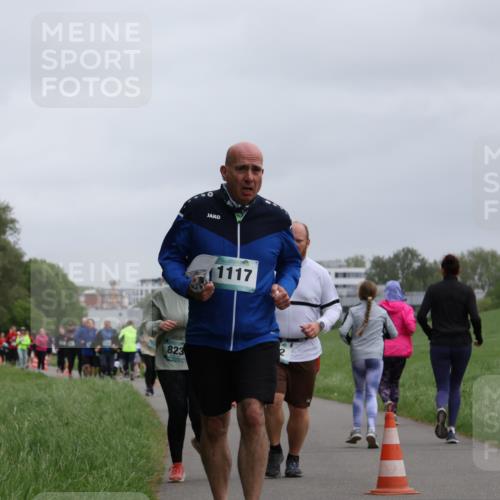 04.05.2025 - 8. Wedeler Halbmarathon Yannick Fuchs http://msf.ph/oto/7829916 04.05.2025 11:18:26 Laufen 823, 1117 meine-sportfotos.de