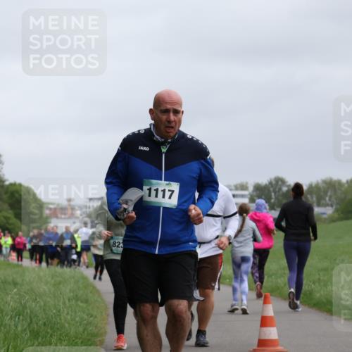 04.05.2025 - 8. Wedeler Halbmarathon Yannick Fuchs http://msf.ph/oto/7829923 04.05.2025 11:18:26 Laufen 823, 1117 meine-sportfotos.de