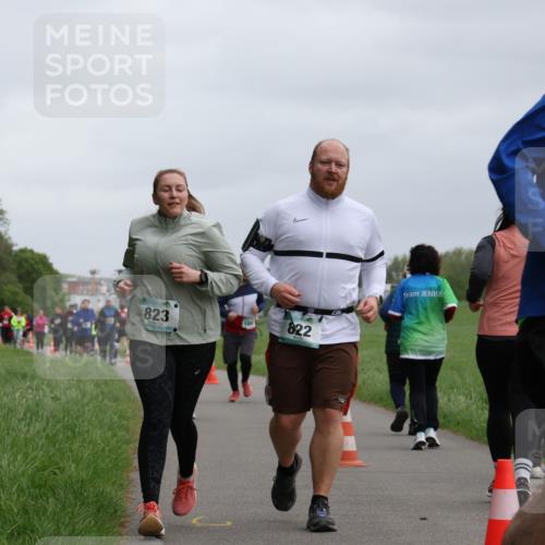 04.05.2025 - 8. Wedeler Halbmarathon Yannick Fuchs http://msf.ph/oto/7829926 04.05.2025 11:18:29 Laufen 823, 10, 822, 1111 meine-sportfotos.de