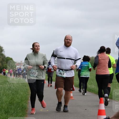 04.05.2025 - 8. Wedeler Halbmarathon Yannick Fuchs http://msf.ph/oto/7829931 04.05.2025 11:18:29 Laufen 823, 822 meine-sportfotos.de