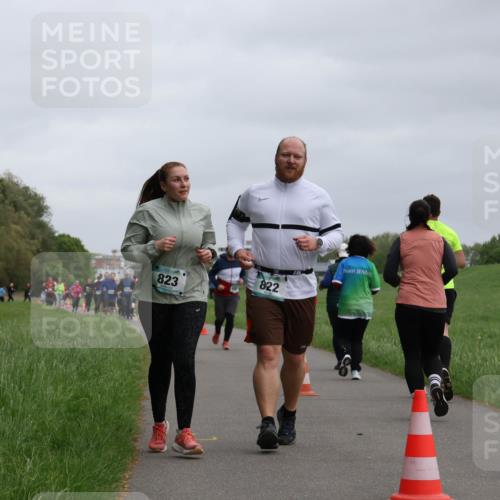 04.05.2025 - 8. Wedeler Halbmarathon Yannick Fuchs http://msf.ph/oto/7829936 04.05.2025 11:18:29 Laufen 823, 822 meine-sportfotos.de
