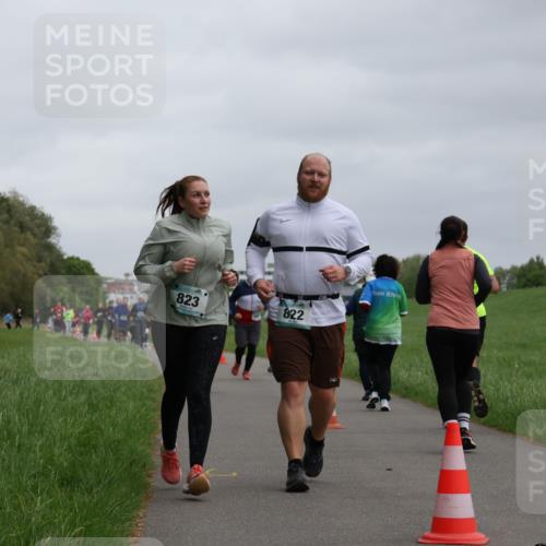 04.05.2025 - 8. Wedeler Halbmarathon Yannick Fuchs http://msf.ph/oto/7829938 04.05.2025 11:18:29 Laufen 823, 822 meine-sportfotos.de