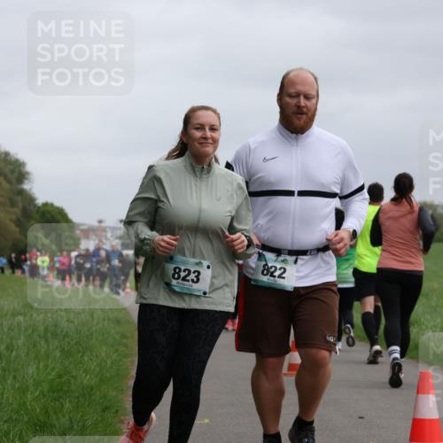 04.05.2025 - 8. Wedeler Halbmarathon Yannick Fuchs http://msf.ph/oto/7829958 04.05.2025 11:18:30 Laufen 823, 822 meine-sportfotos.de