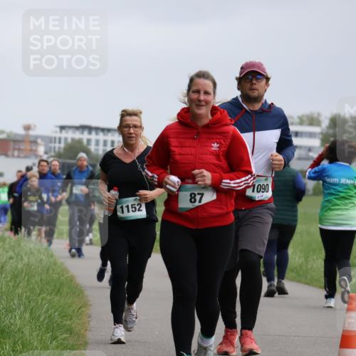 04.05.2025 - 8. Wedeler Halbmarathon Yannick Fuchs http://msf.ph/oto/7829996 04.05.2025 11:18:34 Laufen 1152, 87, 1090, 158 meine-sportfotos.de