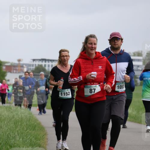 04.05.2025 - 8. Wedeler Halbmarathon Yannick Fuchs http://msf.ph/oto/7830002 04.05.2025 11:18:34 Laufen 1152, 87, 1090, 8158 meine-sportfotos.de