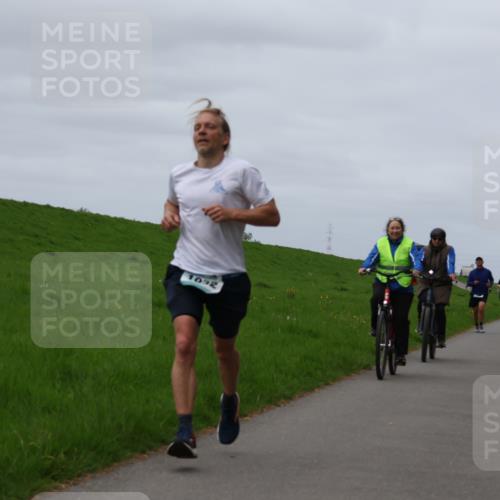 04.05.2025 - 8. Wedeler Halbmarathon Yannick Fuchs http://msf.ph/oto/7830003 04.05.2025 11:37:27 Laufen 1032 meine-sportfotos.de
