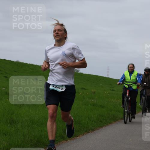 04.05.2025 - 8. Wedeler Halbmarathon Yannick Fuchs http://msf.ph/oto/7830006 04.05.2025 11:37:27 Laufen 1032 meine-sportfotos.de