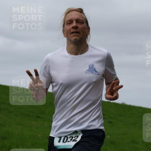 04.05.2025 - 8. Wedeler Halbmarathon Yannick Fuchs http://msf.ph/oto/7830019 04.05.2025 11:37:28 Laufen  meine-sportfotos.de