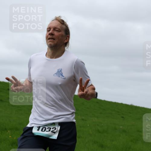 04.05.2025 - 8. Wedeler Halbmarathon Yannick Fuchs http://msf.ph/oto/7830030 04.05.2025 11:37:28 Laufen 1032 meine-sportfotos.de