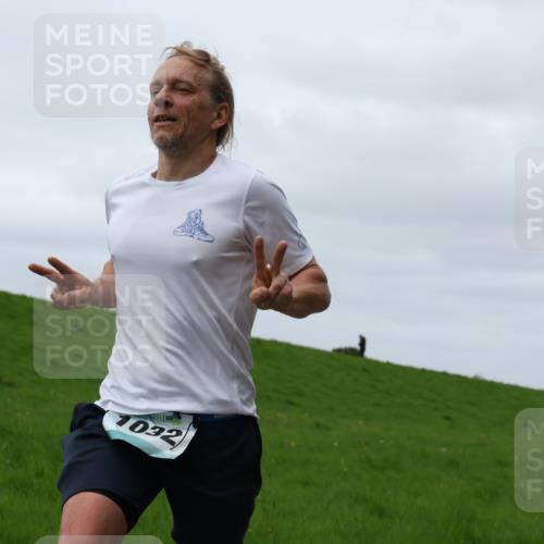04.05.2025 - 8. Wedeler Halbmarathon Yannick Fuchs http://msf.ph/oto/7830032 04.05.2025 11:37:28 Laufen 1032 meine-sportfotos.de