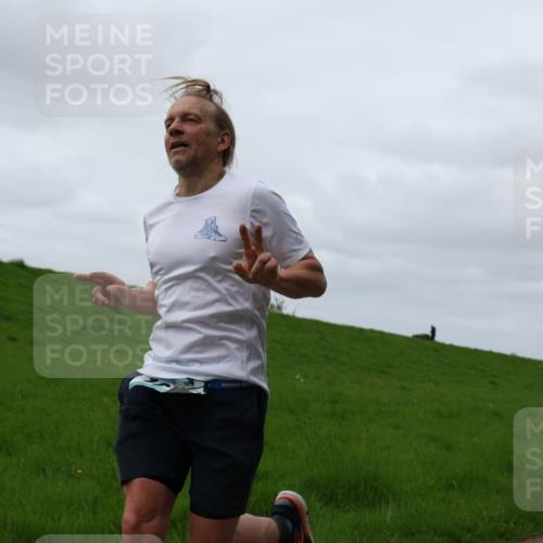 04.05.2025 - 8. Wedeler Halbmarathon Yannick Fuchs http://msf.ph/oto/7830039 04.05.2025 11:37:29 Laufen  meine-sportfotos.de