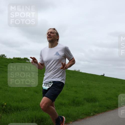 04.05.2025 - 8. Wedeler Halbmarathon Yannick Fuchs http://msf.ph/oto/7830042 04.05.2025 11:37:29 Laufen 1032 meine-sportfotos.de