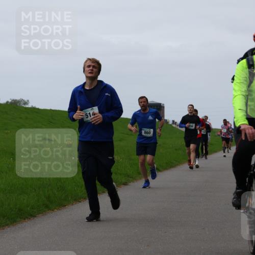 04.05.2025 - 8. Wedeler Halbmarathon Yannick Fuchs http://msf.ph/oto/7830045 04.05.2025 11:18:39 Laufen 514, 860, 98 meine-sportfotos.de
