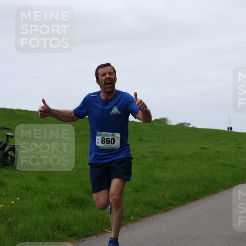 04.05.2025 - 8. Wedeler Halbmarathon Yannick Fuchs http://msf.ph/oto/7830073 04.05.2025 11:18:43 Laufen 860, 798 meine-sportfotos.de