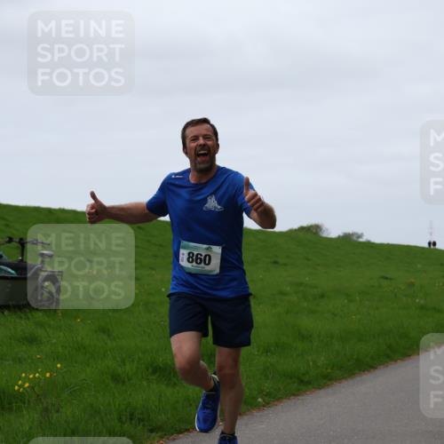 04.05.2025 - 8. Wedeler Halbmarathon Yannick Fuchs http://msf.ph/oto/7830075 04.05.2025 11:18:44 Laufen 860, 798 meine-sportfotos.de