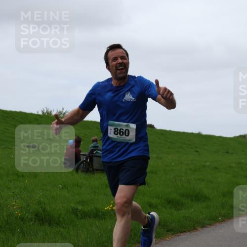 04.05.2025 - 8. Wedeler Halbmarathon Yannick Fuchs http://msf.ph/oto/7830091 04.05.2025 11:18:44 Laufen 860 meine-sportfotos.de