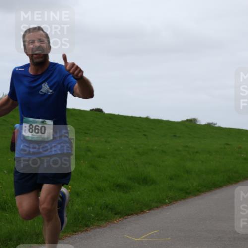 04.05.2025 - 8. Wedeler Halbmarathon Yannick Fuchs http://msf.ph/oto/7830096 04.05.2025 11:18:44 Laufen 860 meine-sportfotos.de