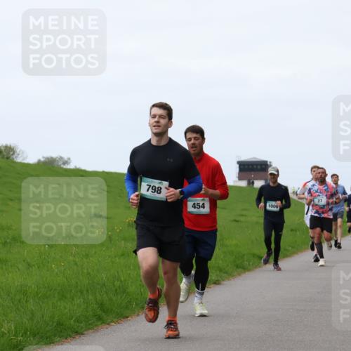 04.05.2025 - 8. Wedeler Halbmarathon Yannick Fuchs http://msf.ph/oto/7830098 04.05.2025 11:18:45 Laufen 798, 454, 1006 meine-sportfotos.de