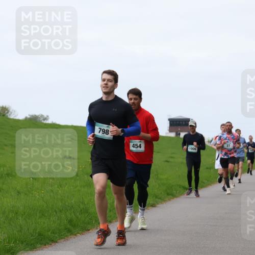 04.05.2025 - 8. Wedeler Halbmarathon Yannick Fuchs http://msf.ph/oto/7830100 04.05.2025 11:18:45 Laufen 798, 454, 1006 meine-sportfotos.de