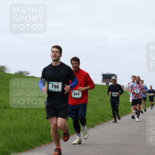 04.05.2025 - 8. Wedeler Halbmarathon Yannick Fuchs http://msf.ph/oto/7830108 04.05.2025 11:18:45 Laufen 798, 454, 1006, 27 meine-sportfotos.de