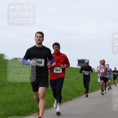 04.05.2025 - 8. Wedeler Halbmarathon Yannick Fuchs http://msf.ph/oto/7830117 04.05.2025 11:18:45 Laufen 798, 454, 1006, 27 meine-sportfotos.de