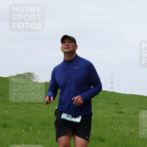 04.05.2025 - 8. Wedeler Halbmarathon Yannick Fuchs http://msf.ph/oto/7830122 04.05.2025 11:37:37 Laufen  meine-sportfotos.de