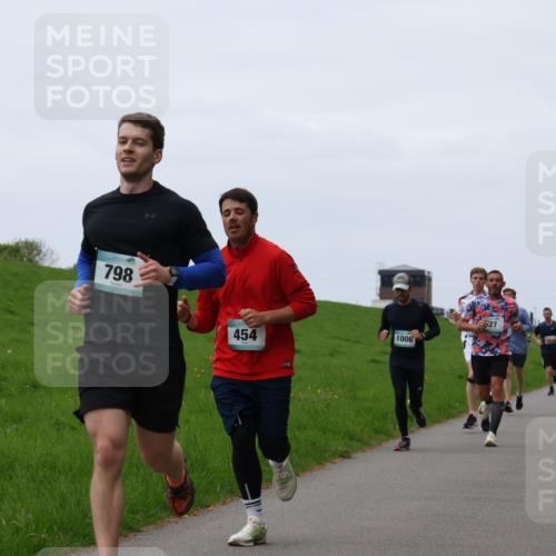 04.05.2025 - 8. Wedeler Halbmarathon Yannick Fuchs http://msf.ph/oto/7830123 04.05.2025 11:18:46 Laufen 798, 454, 1006, 27 meine-sportfotos.de