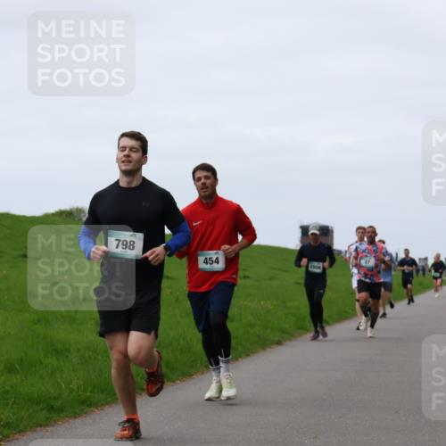 04.05.2025 - 8. Wedeler Halbmarathon Yannick Fuchs http://msf.ph/oto/7830126 04.05.2025 11:18:46 Laufen 798, 454, 1006 meine-sportfotos.de