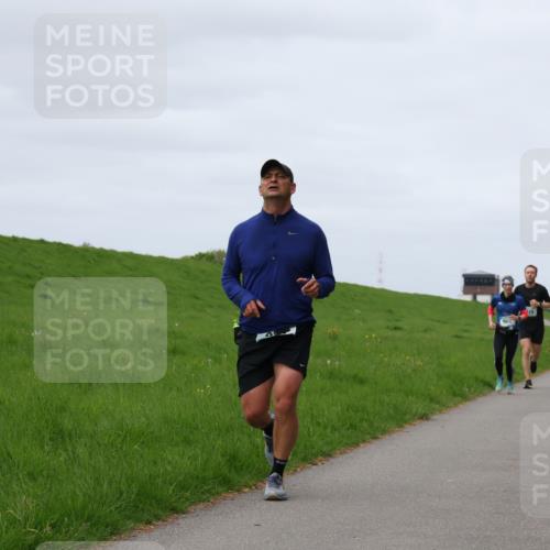 04.05.2025 - 8. Wedeler Halbmarathon Yannick Fuchs http://msf.ph/oto/7830135 04.05.2025 11:37:37 Laufen 960 meine-sportfotos.de
