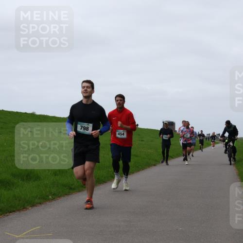 04.05.2025 - 8. Wedeler Halbmarathon Yannick Fuchs http://msf.ph/oto/7830138 04.05.2025 11:18:46 Laufen 798, 454, 1006, 1006 meine-sportfotos.de