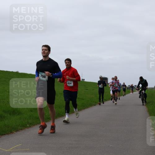 04.05.2025 - 8. Wedeler Halbmarathon Yannick Fuchs http://msf.ph/oto/7830142 04.05.2025 11:18:47 Laufen 798, 454 meine-sportfotos.de