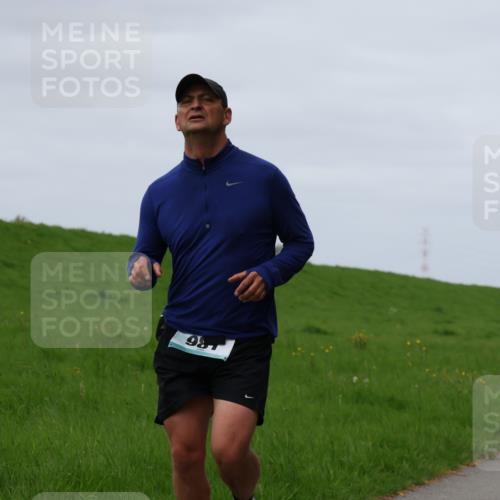 04.05.2025 - 8. Wedeler Halbmarathon Yannick Fuchs http://msf.ph/oto/7830148 04.05.2025 11:37:37 Laufen 86, 960 meine-sportfotos.de