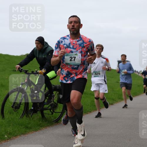04.05.2025 - 8. Wedeler Halbmarathon Yannick Fuchs http://msf.ph/oto/7830197 04.05.2025 11:18:51 Laufen 27, 37, 575 meine-sportfotos.de