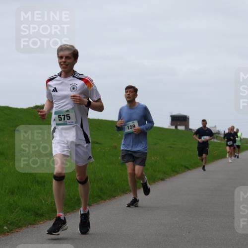 04.05.2025 - 8. Wedeler Halbmarathon Yannick Fuchs http://msf.ph/oto/7830231 04.05.2025 11:18:52 Laufen 575, 128, 159 meine-sportfotos.de