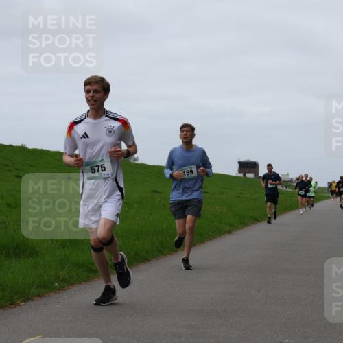 04.05.2025 - 8. Wedeler Halbmarathon Yannick Fuchs http://msf.ph/oto/7830238 04.05.2025 11:18:53 Laufen 575, 8128, 59 meine-sportfotos.de