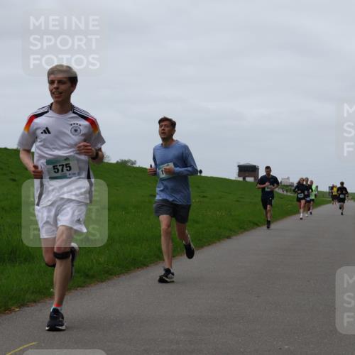 04.05.2025 - 8. Wedeler Halbmarathon Yannick Fuchs http://msf.ph/oto/7830248 04.05.2025 11:18:53 Laufen 575 meine-sportfotos.de