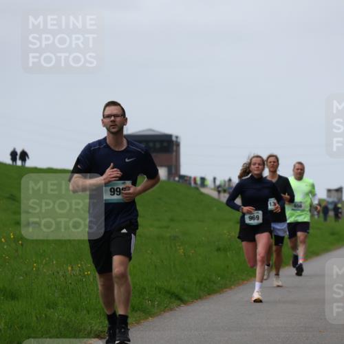 04.05.2025 - 8. Wedeler Halbmarathon Yannick Fuchs http://msf.ph/oto/7830273 04.05.2025 11:18:56 Laufen 99, 969, 131, 656, 1111 meine-sportfotos.de