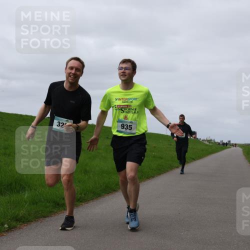 04.05.2025 - 8. Wedeler Halbmarathon Yannick Fuchs http://msf.ph/oto/7830275 04.05.2025 11:37:45 Laufen 32, 935 meine-sportfotos.de