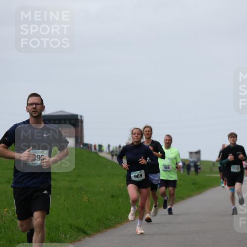 04.05.2025 - 8. Wedeler Halbmarathon Yannick Fuchs http://msf.ph/oto/7830276 04.05.2025 11:18:56 Laufen 96, 969, 656, 1111 meine-sportfotos.de