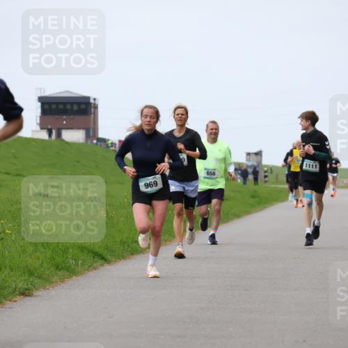 04.05.2025 - 8. Wedeler Halbmarathon Yannick Fuchs http://msf.ph/oto/7830279 04.05.2025 11:18:57 Laufen 996, 969, 656, 1111 meine-sportfotos.de