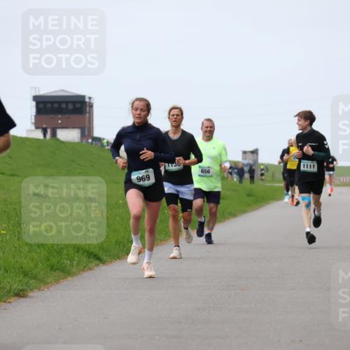 04.05.2025 - 8. Wedeler Halbmarathon Yannick Fuchs http://msf.ph/oto/7830281 04.05.2025 11:18:57 Laufen 93, 969, 1136, 656, 1111 meine-sportfotos.de