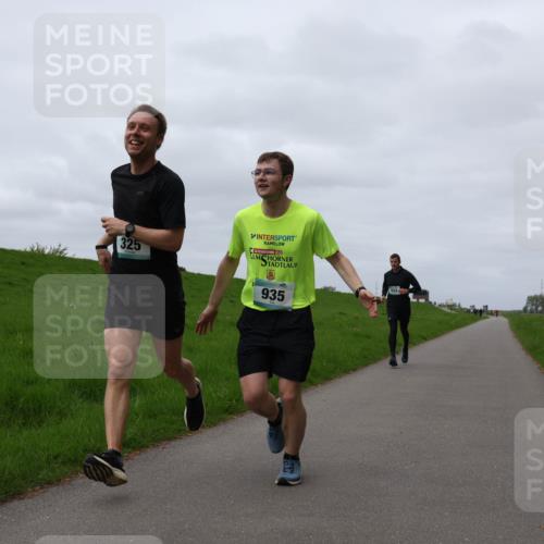 04.05.2025 - 8. Wedeler Halbmarathon Yannick Fuchs http://msf.ph/oto/7830285 04.05.2025 11:37:45 Laufen 325, 935 meine-sportfotos.de