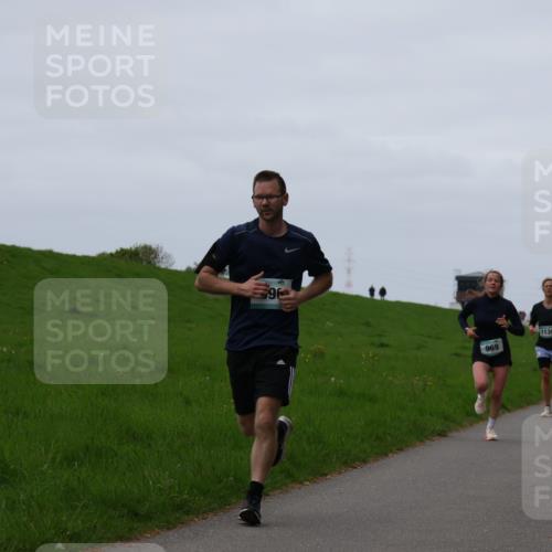 04.05.2025 - 8. Wedeler Halbmarathon Yannick Fuchs http://msf.ph/oto/7830286 04.05.2025 11:18:59 Laufen 96, 969, 1130, 1111 meine-sportfotos.de