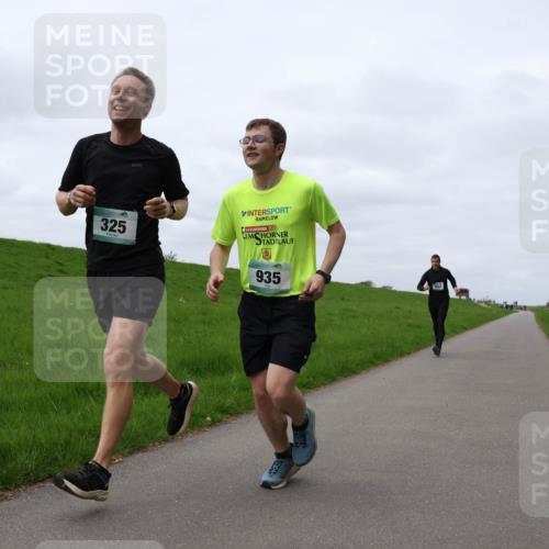 04.05.2025 - 8. Wedeler Halbmarathon Yannick Fuchs http://msf.ph/oto/7830299 04.05.2025 11:37:46 Laufen 325, 935 meine-sportfotos.de