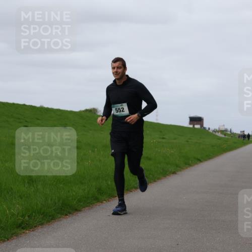 04.05.2025 - 8. Wedeler Halbmarathon Yannick Fuchs http://msf.ph/oto/7830315 04.05.2025 11:37:47 Laufen 552 meine-sportfotos.de