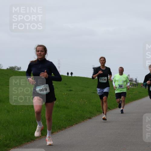 04.05.2025 - 8. Wedeler Halbmarathon Yannick Fuchs http://msf.ph/oto/7830338 04.05.2025 11:19:01 Laufen 969, 1130, 656, 1111 meine-sportfotos.de