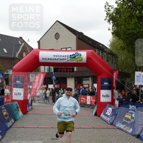 04.05.2025 - 8. Wedeler Halbmarathon Felixshl http://msf.ph/oto/7830347 04.05.2025 12:09:52 Ziel 1018 meine-sportfotos.de