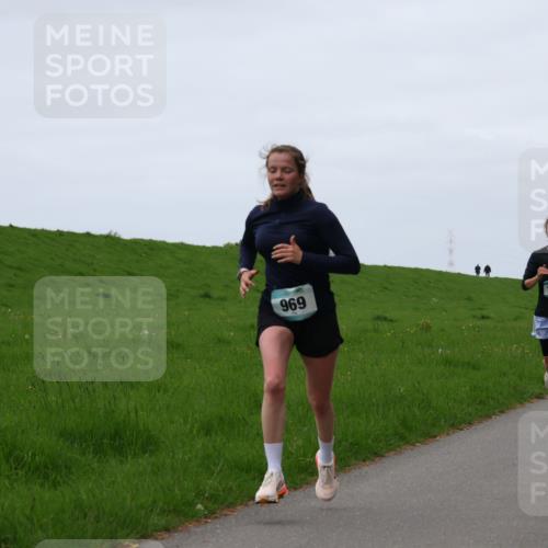 04.05.2025 - 8. Wedeler Halbmarathon Yannick Fuchs http://msf.ph/oto/7830357 04.05.2025 11:19:02 Laufen 969, 1130, 656 meine-sportfotos.de