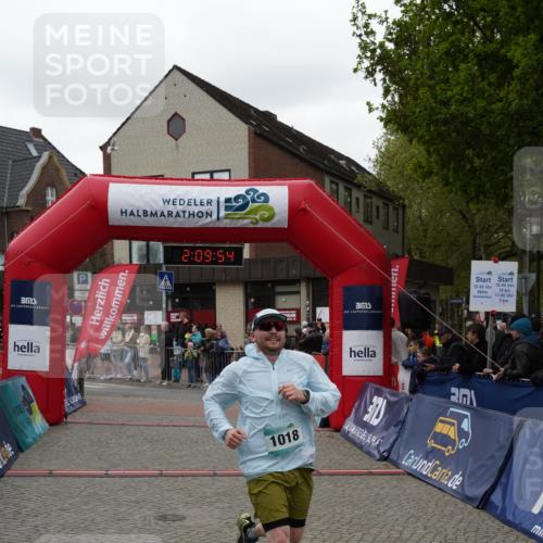 04.05.2025 - 8. Wedeler Halbmarathon Felixshl http://msf.ph/oto/7830366 04.05.2025 12:09:52 Ziel 1018 meine-sportfotos.de